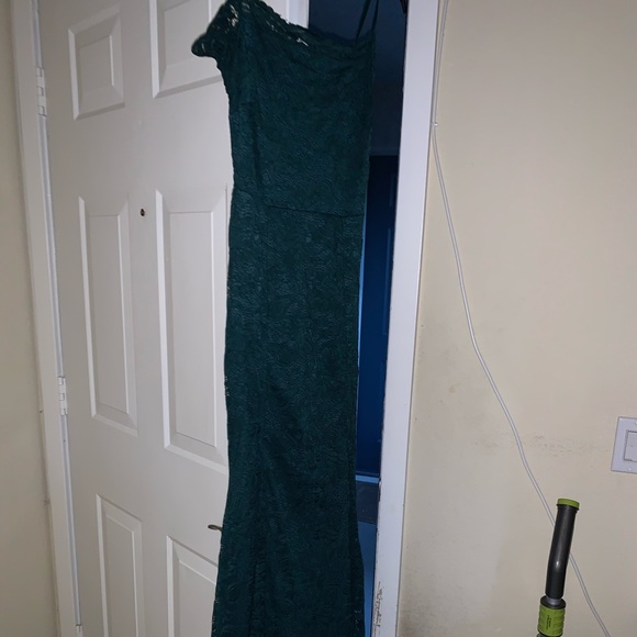 Long dress brand new & clean - Picture 2 of 5